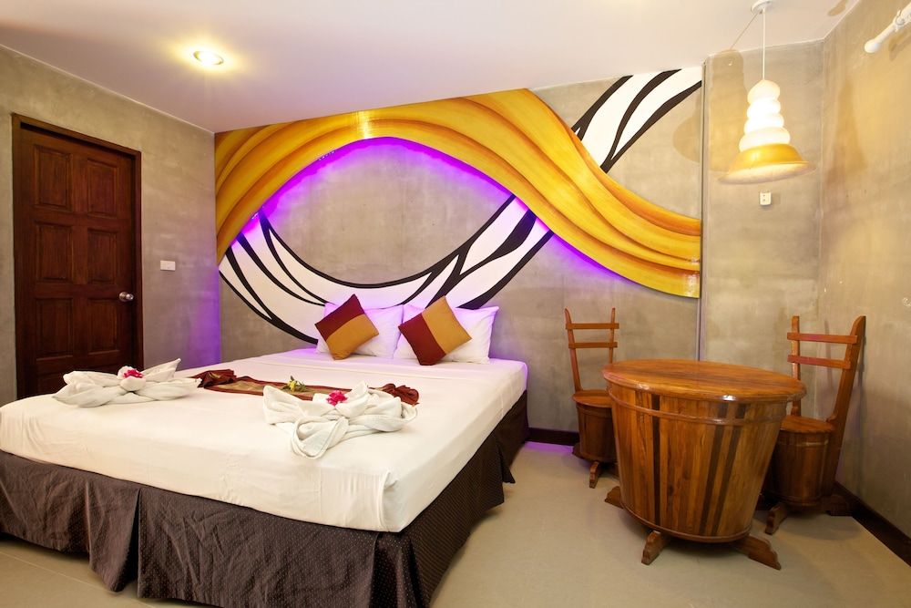Baan Kamala Fantasea Hotel Premier Double Room 3