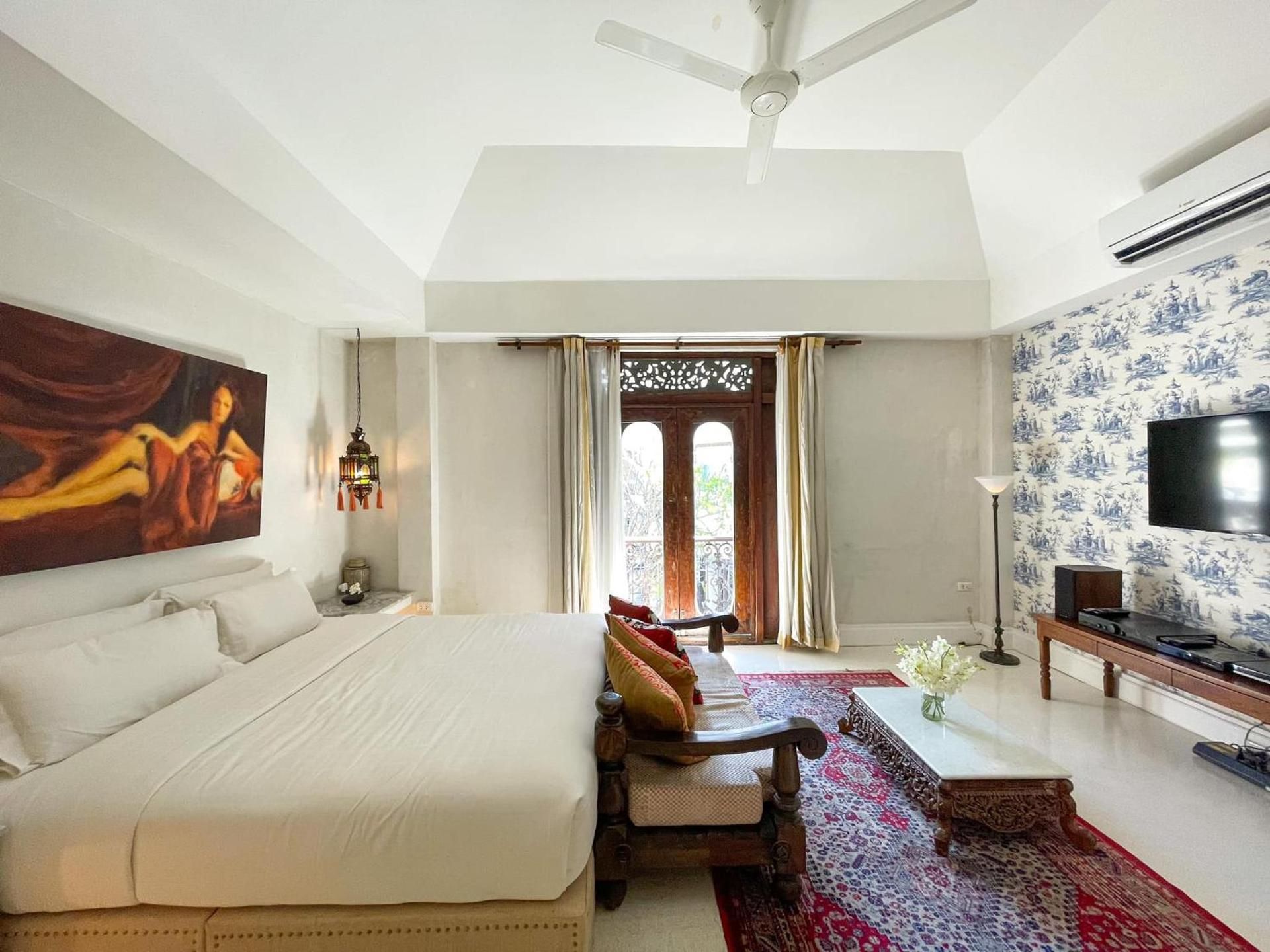 2 Bed room King size Bed and Queen size bed