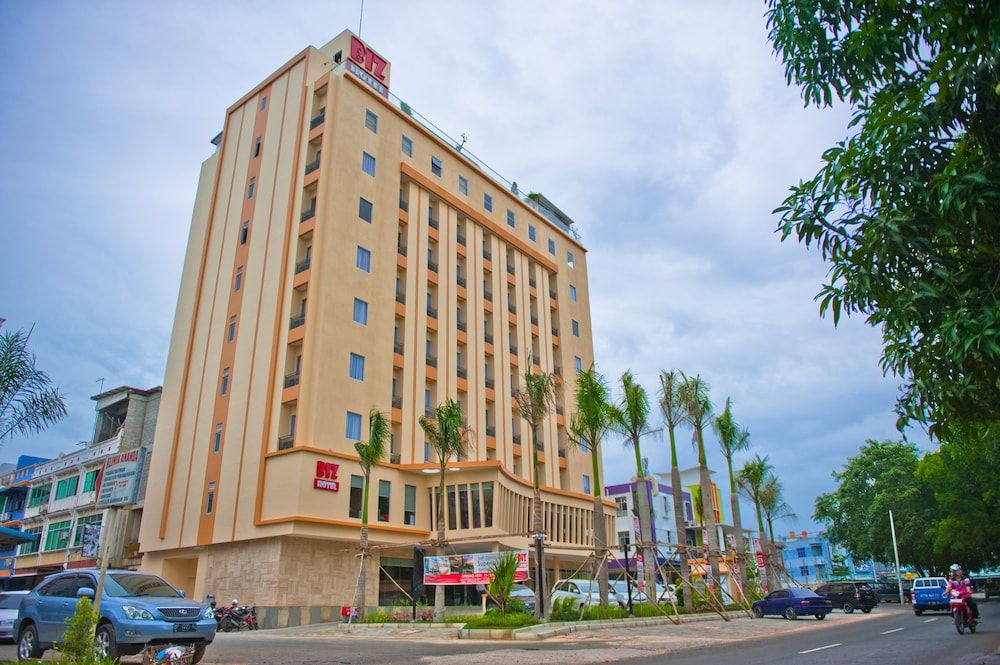 undefined Biz Hotel Batam 8