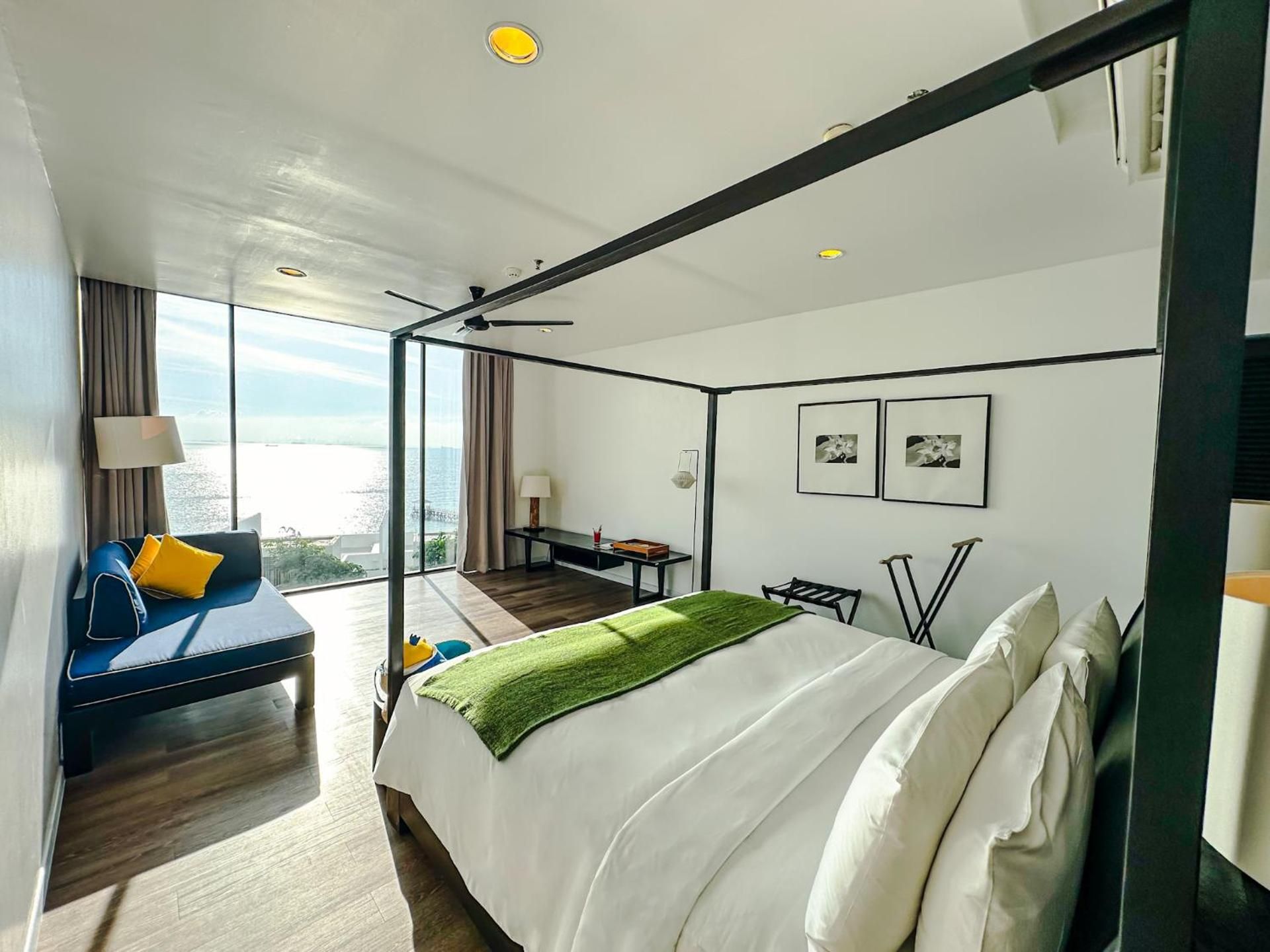 Deluxe 2-Bedroom Hilltop Villa