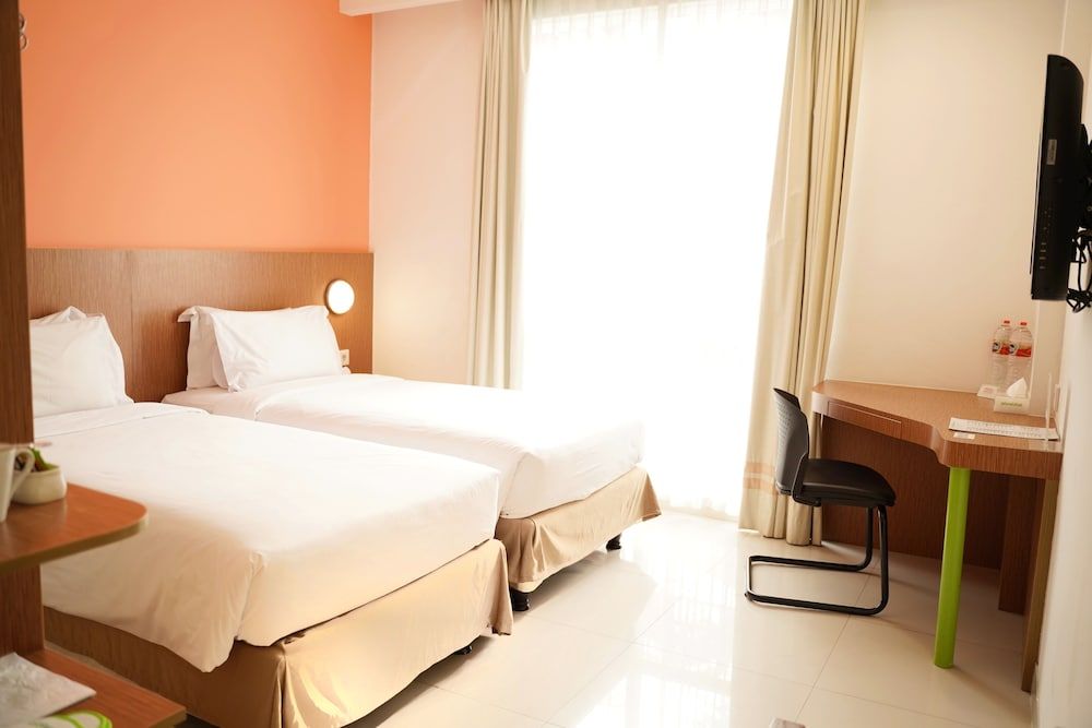 Pomelotel Patra Kuningan Jakarta Superior Double Bed Room Only 2