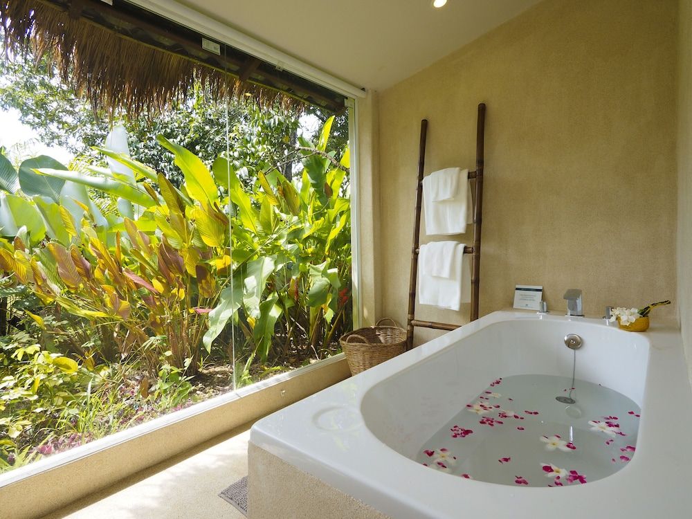 Wareerak Hot Spring & Wellness Villa Deluxe Room 11
