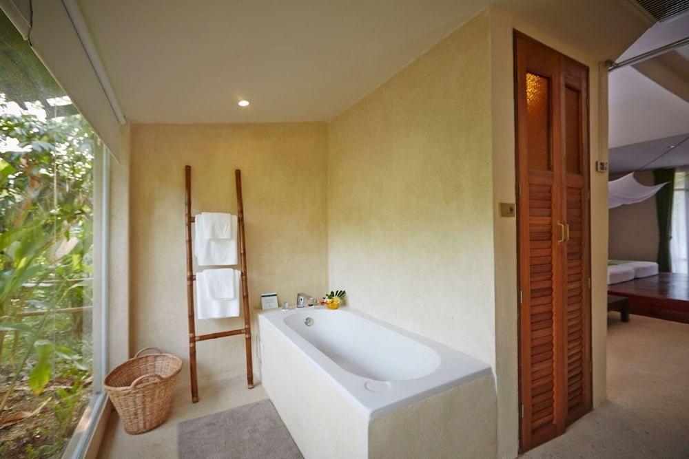 Wareerak Hot Spring & Wellness Villa Deluxe Room 13