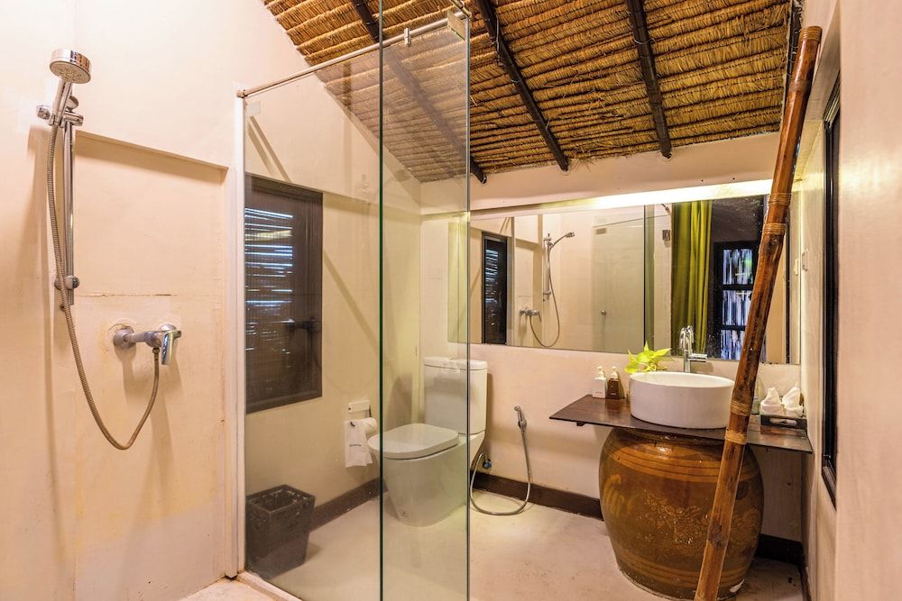 Wareerak Hot Spring & Wellness Bamboo Cottage 8