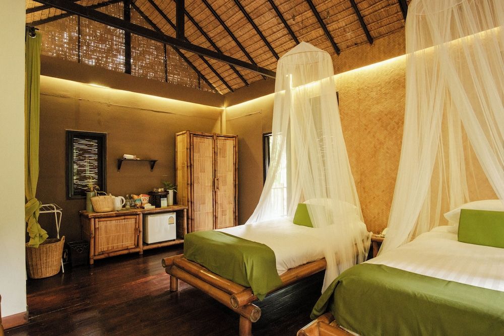 Wareerak Hot Spring & Wellness Bamboo Cottage 12