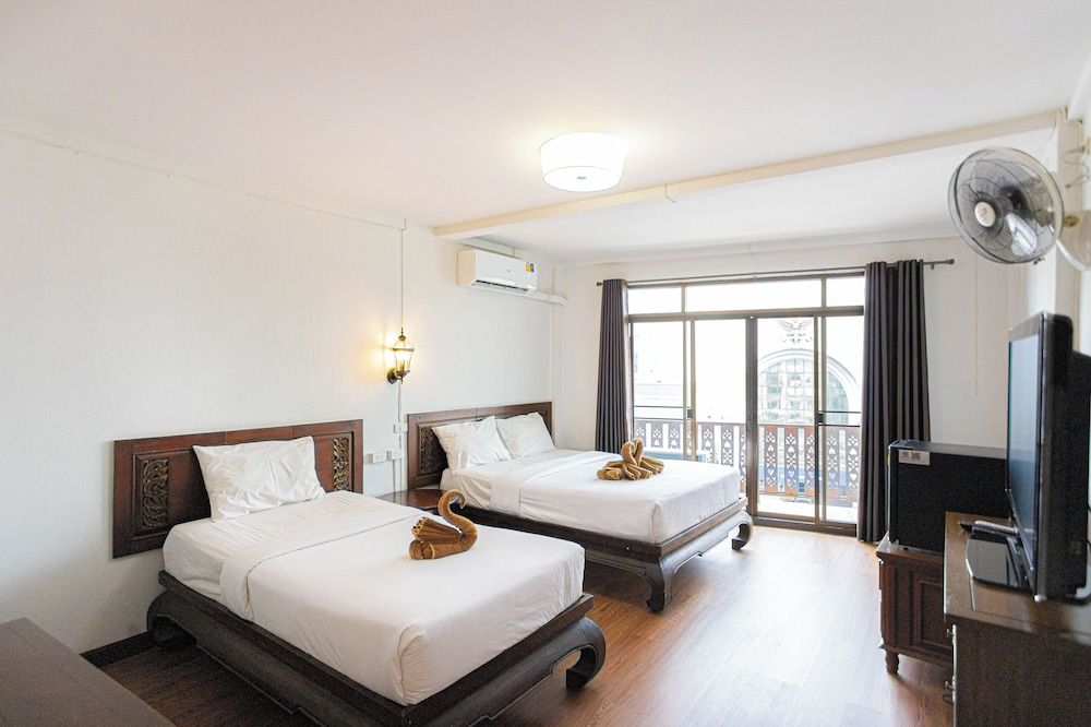 undefined SK Boutique Maha Nakhon 3