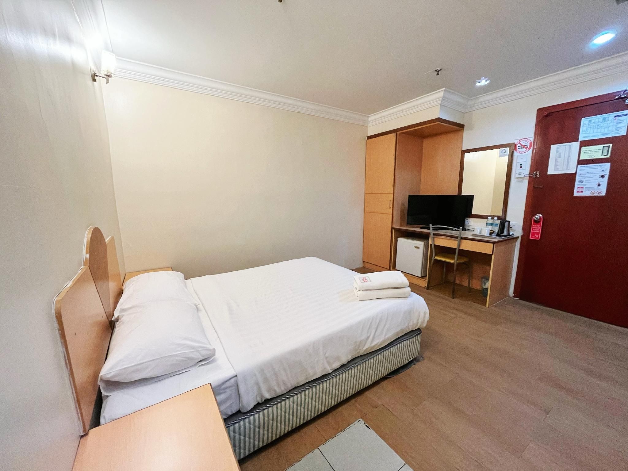 undefined Fair Park Hotel 6