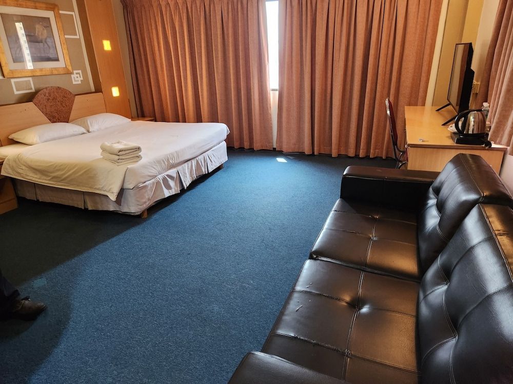 undefined Fair Park Hotel 10