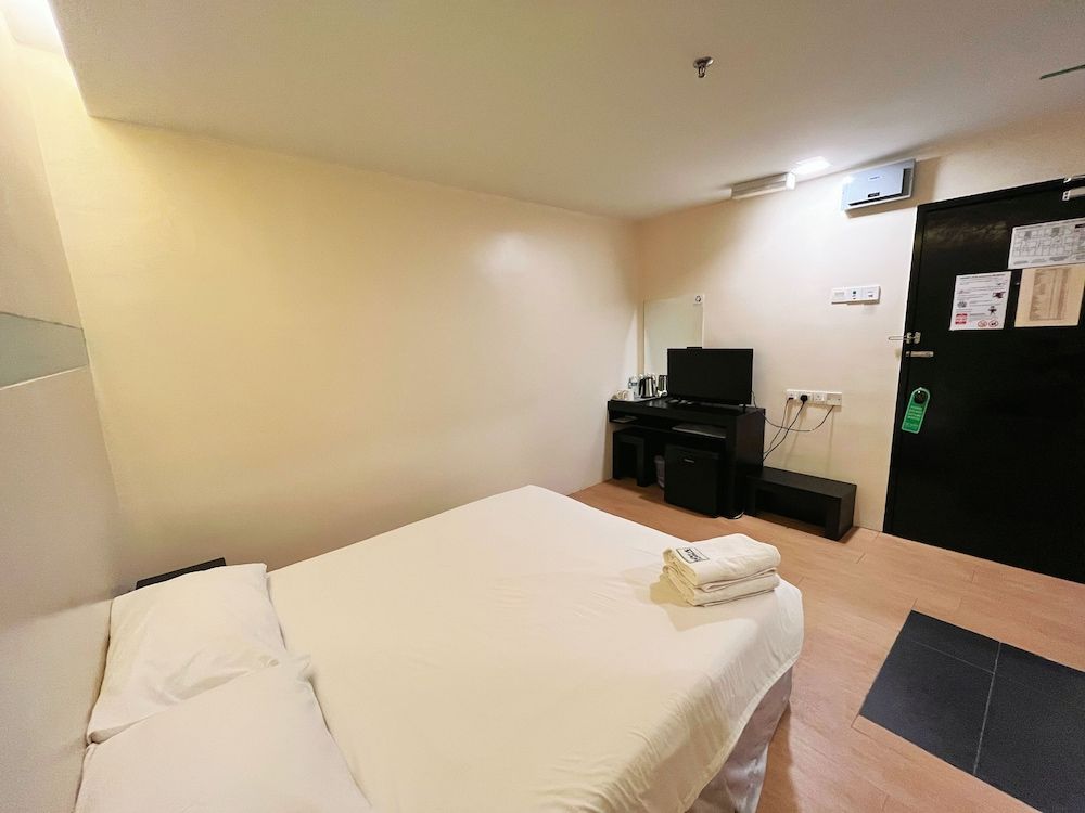 Fair Park Hotel Standard Room, 1 Queen Bed, Non Smoking, No Windows 2