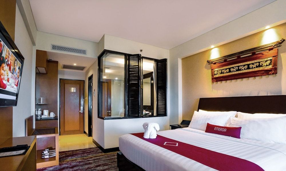 Emersia Hotel & Resort Executive Room, 1 King Bed, Ocean View 11