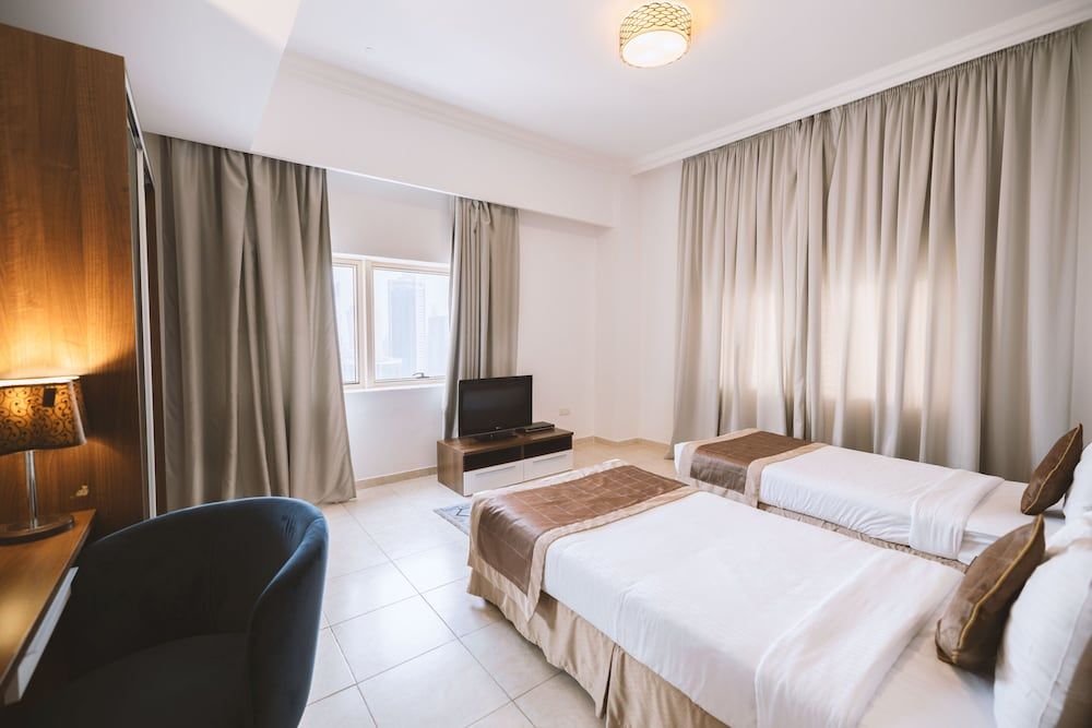 undefined Magnum Hotel & Suites West Bay
