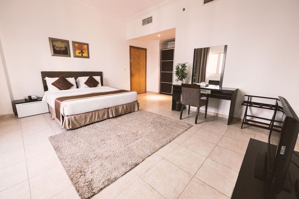 undefined Magnum Hotel & Suites West Bay 2