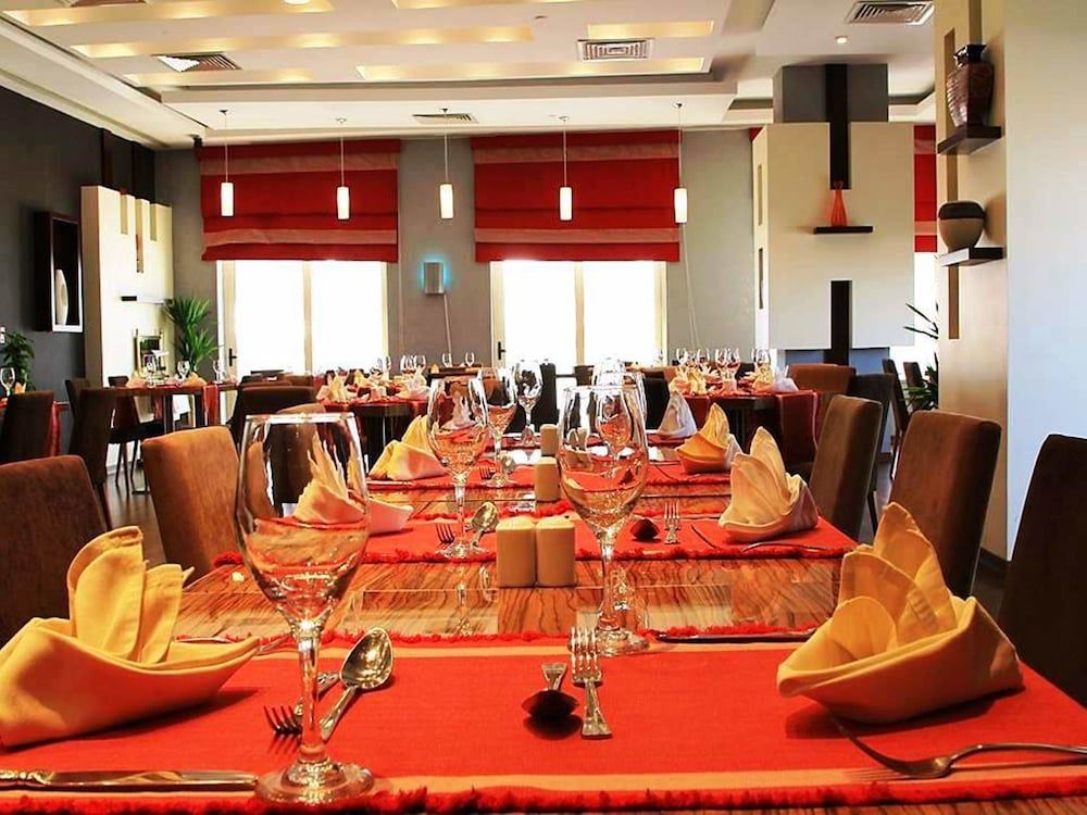 undefined Magnum Hotel & Suites West Bay 10