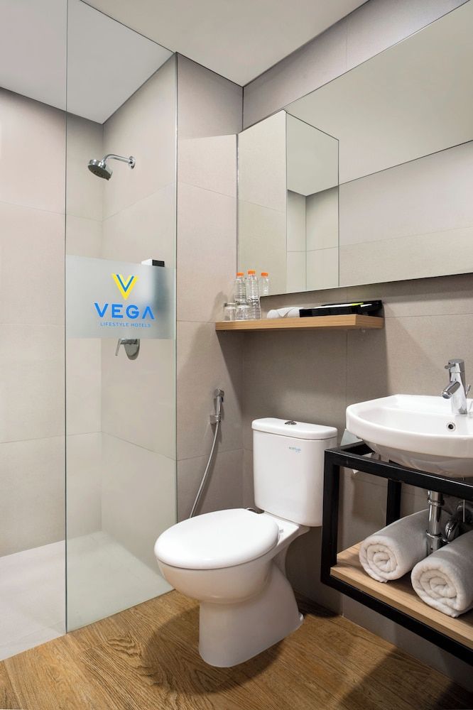 Vega Hotel Gading Serpong Business Room, 1 Queen Bed 2