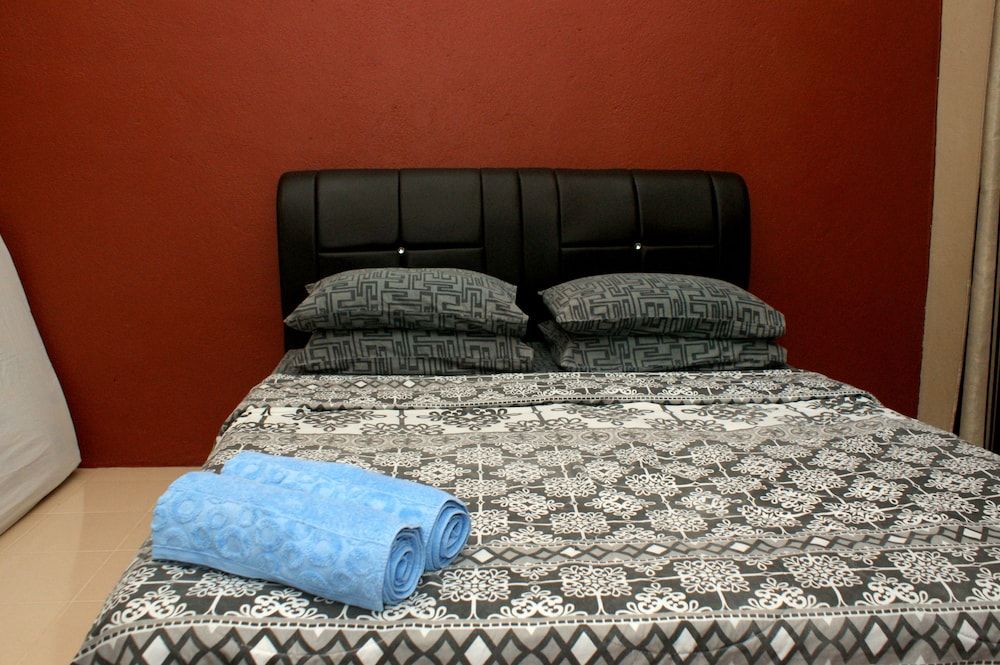 Comfort House, 2 Bedrooms, Kitchen, Garden View