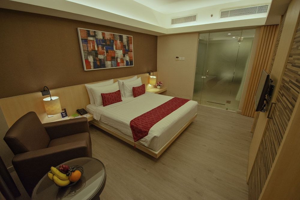 Junior Suite (Smoking)