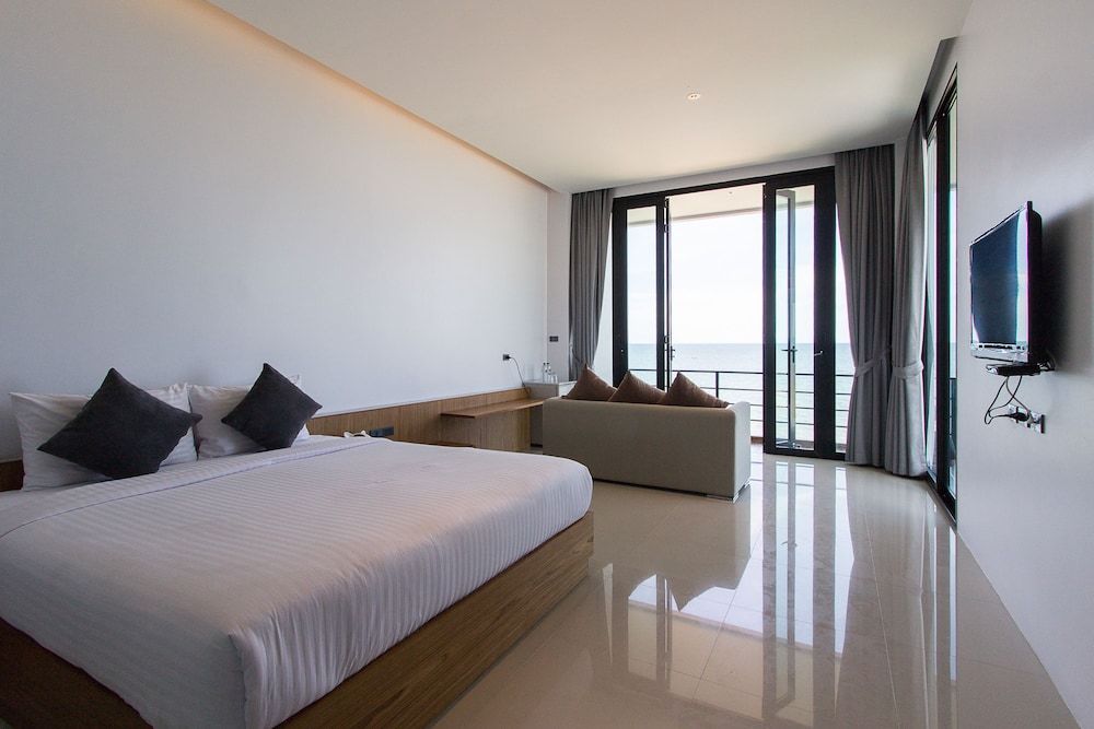 Three Bedroom Beachfront Pool Villa