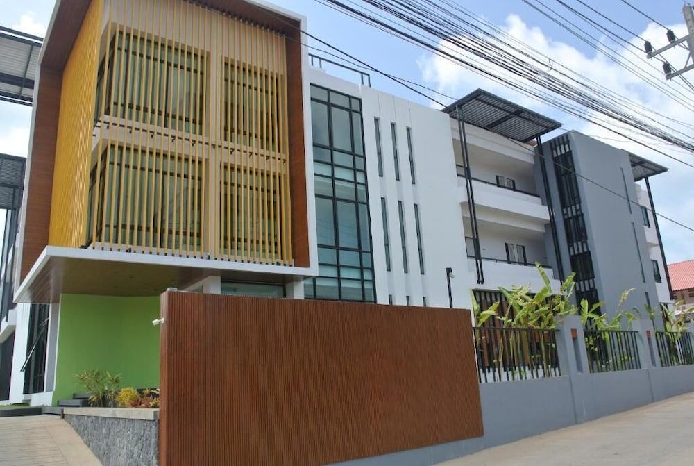 undefined V.O.P. Suite 10