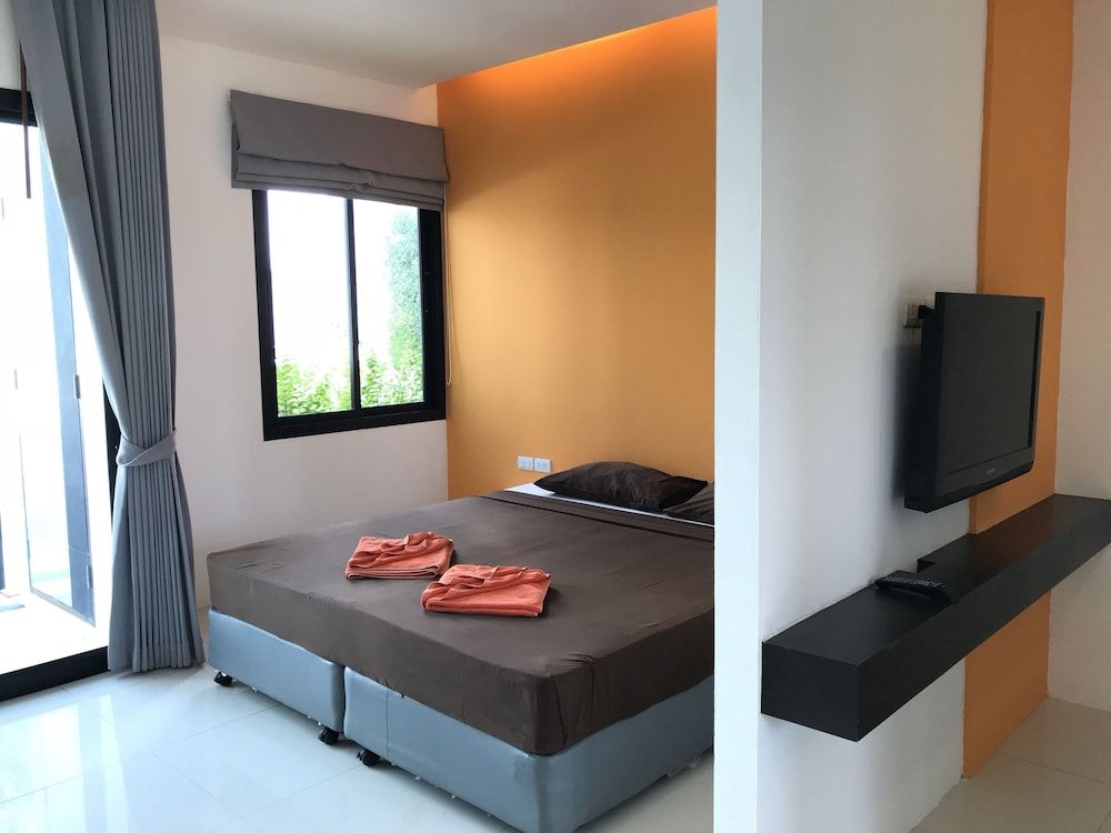 V.O.P. Suite Studio 4