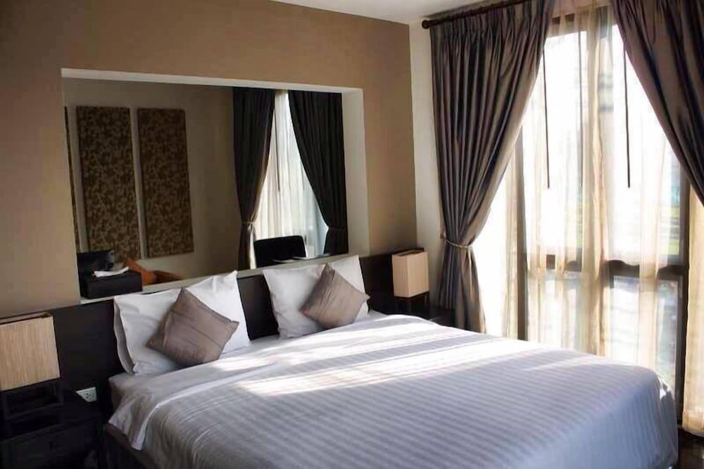 undefined 296 The Radtanaiya Residence 3