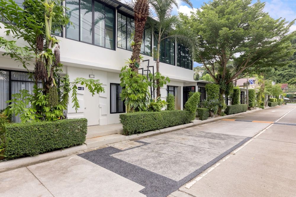 undefined The Regent Residence Kamala 4
