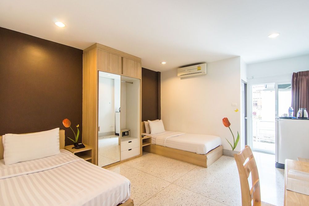 undefined The Fifth Residence Hotel 3