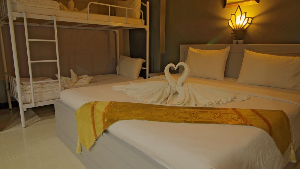 The Little Moon Residence Family Room 2