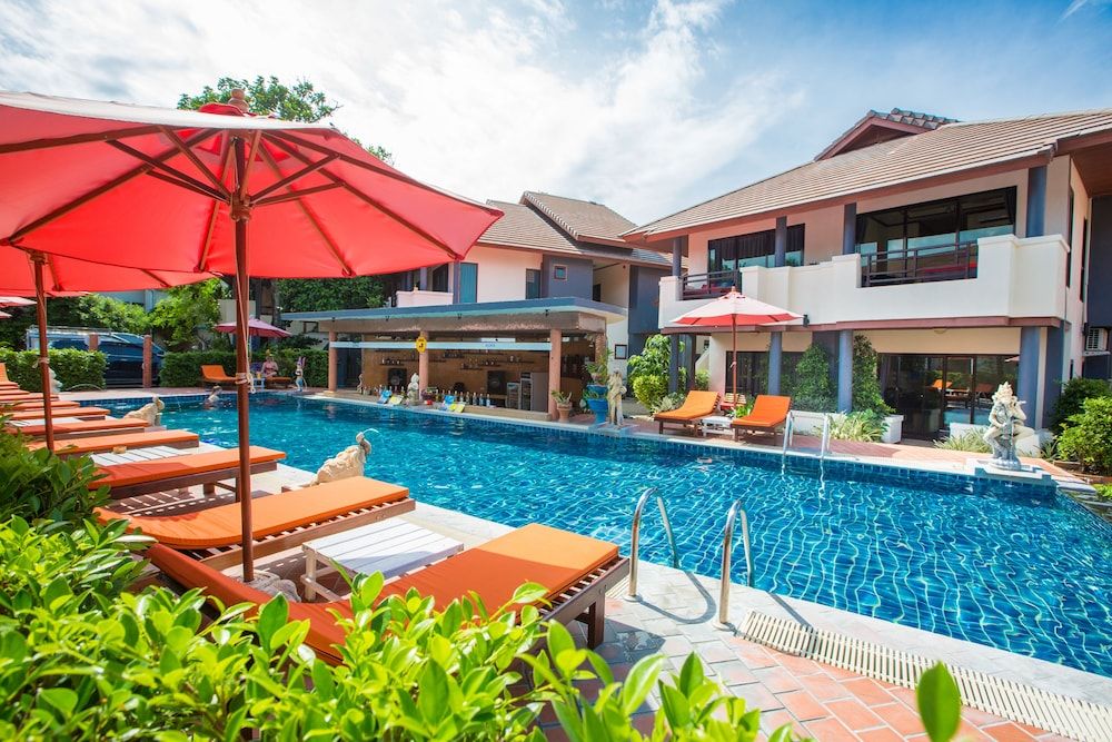 Sunrise Resort Deluxe Room, Pool View 2