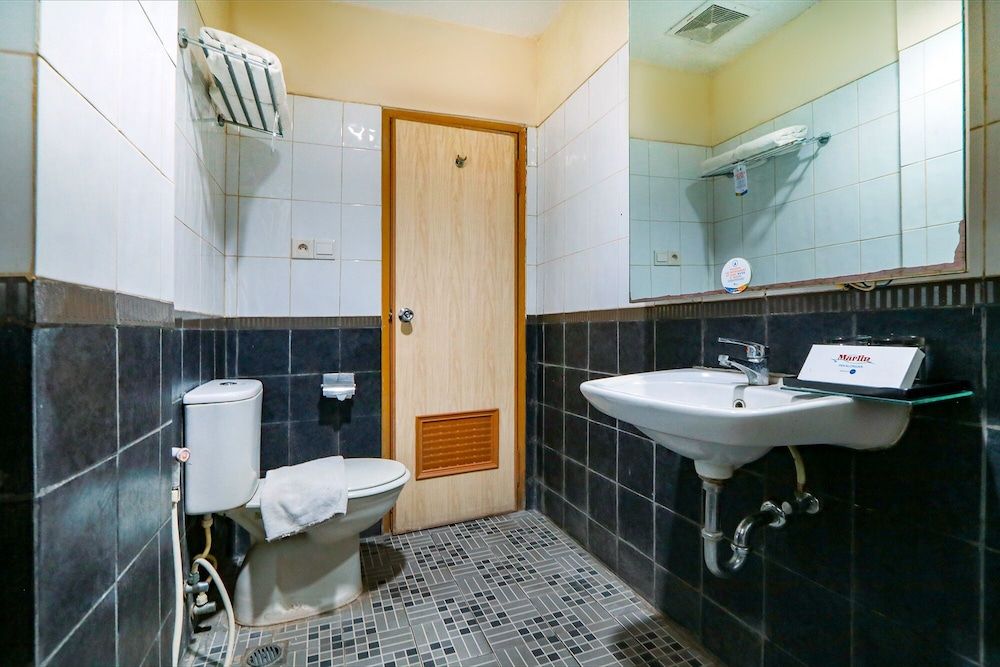 Hotel Marlin Pekalongan by Dafam Hotels Deluxe Twin Room, 2 Twin Beds 4