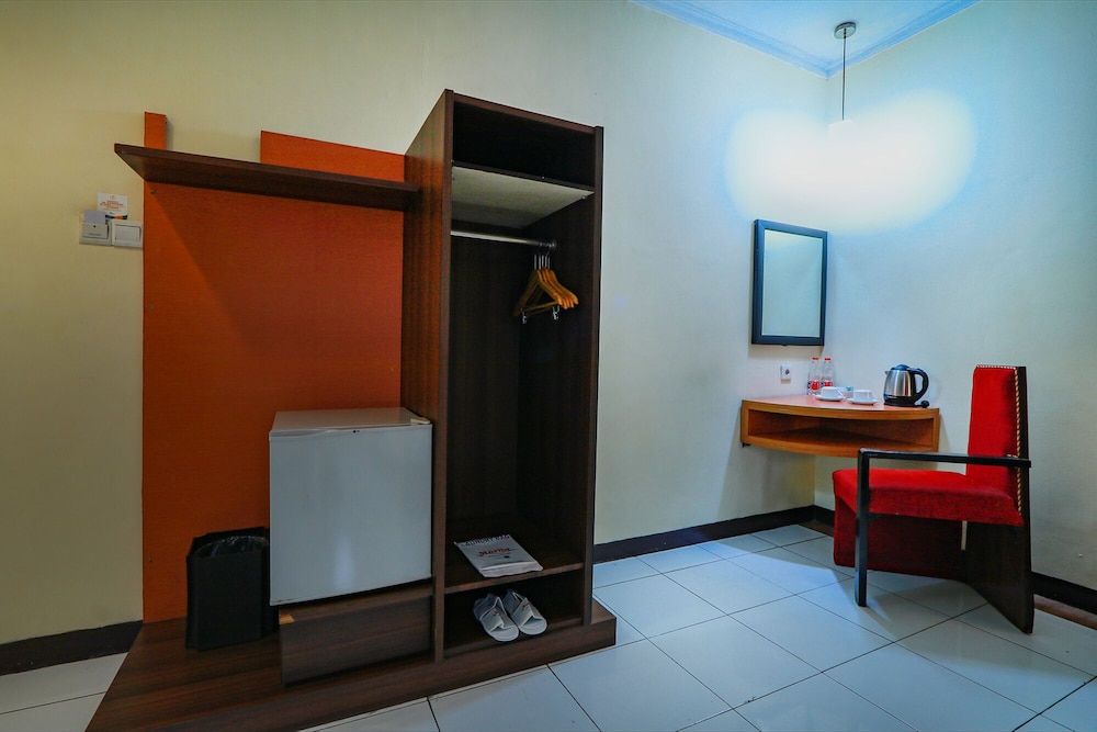 Hotel Marlin Pekalongan by Dafam Hotels Deluxe Twin Room, 2 Twin Beds 5