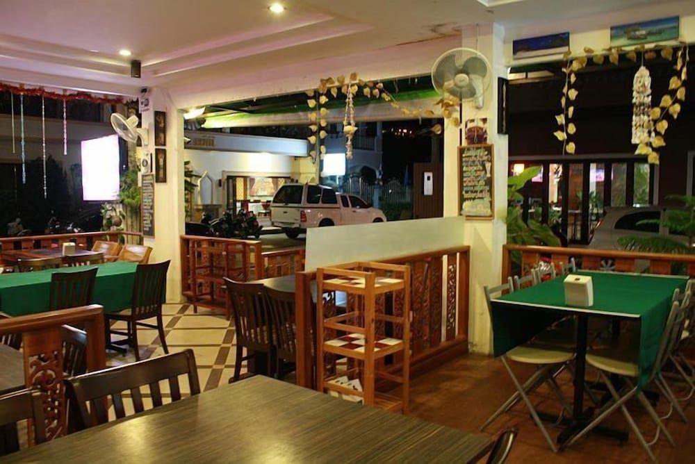 undefined Triple Rund Place Hotel