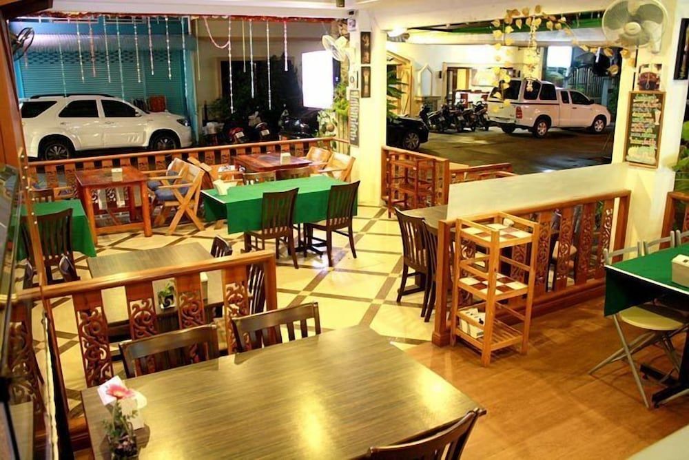 undefined Triple Rund Place Hotel 4