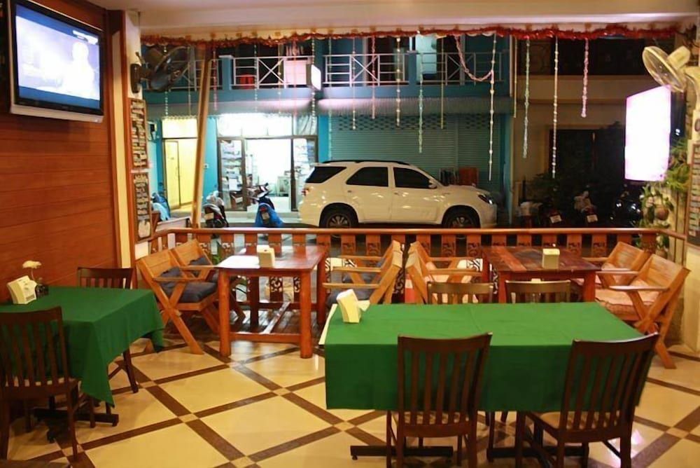 undefined Triple Rund Place Hotel 5