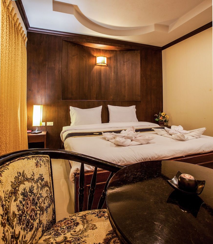 undefined Triple Rund Place Hotel 7