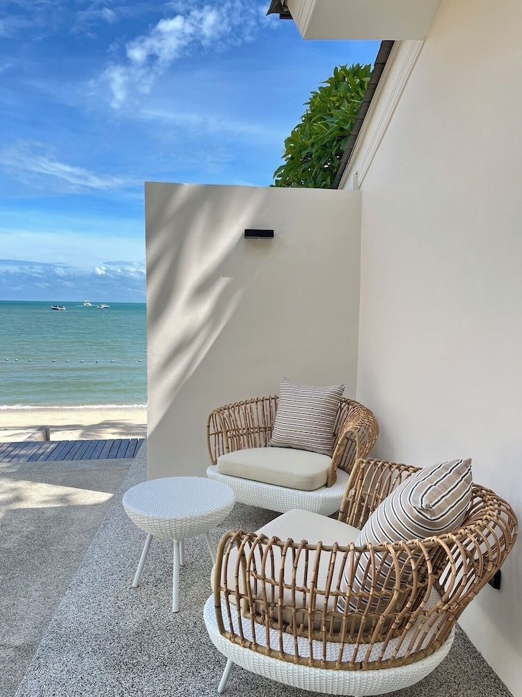 Punnpreeda Beach Resort Beach Front Villa with One way Airport Transfer 5