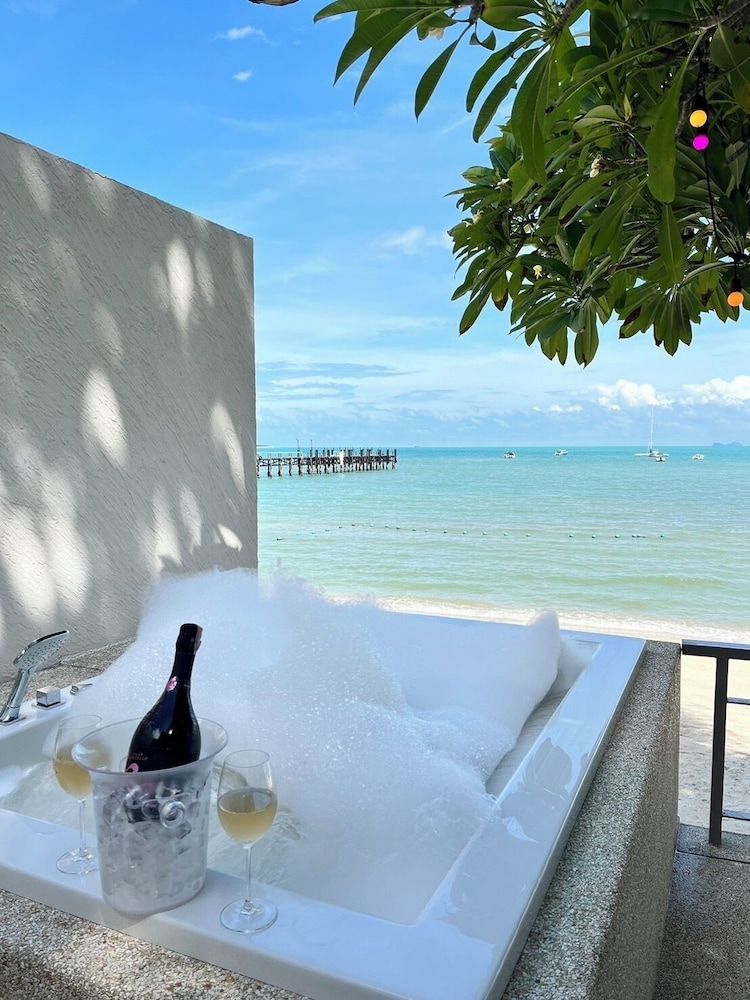 Punnpreeda Beach Resort Beach Front Villa with One way Airport Transfer 9