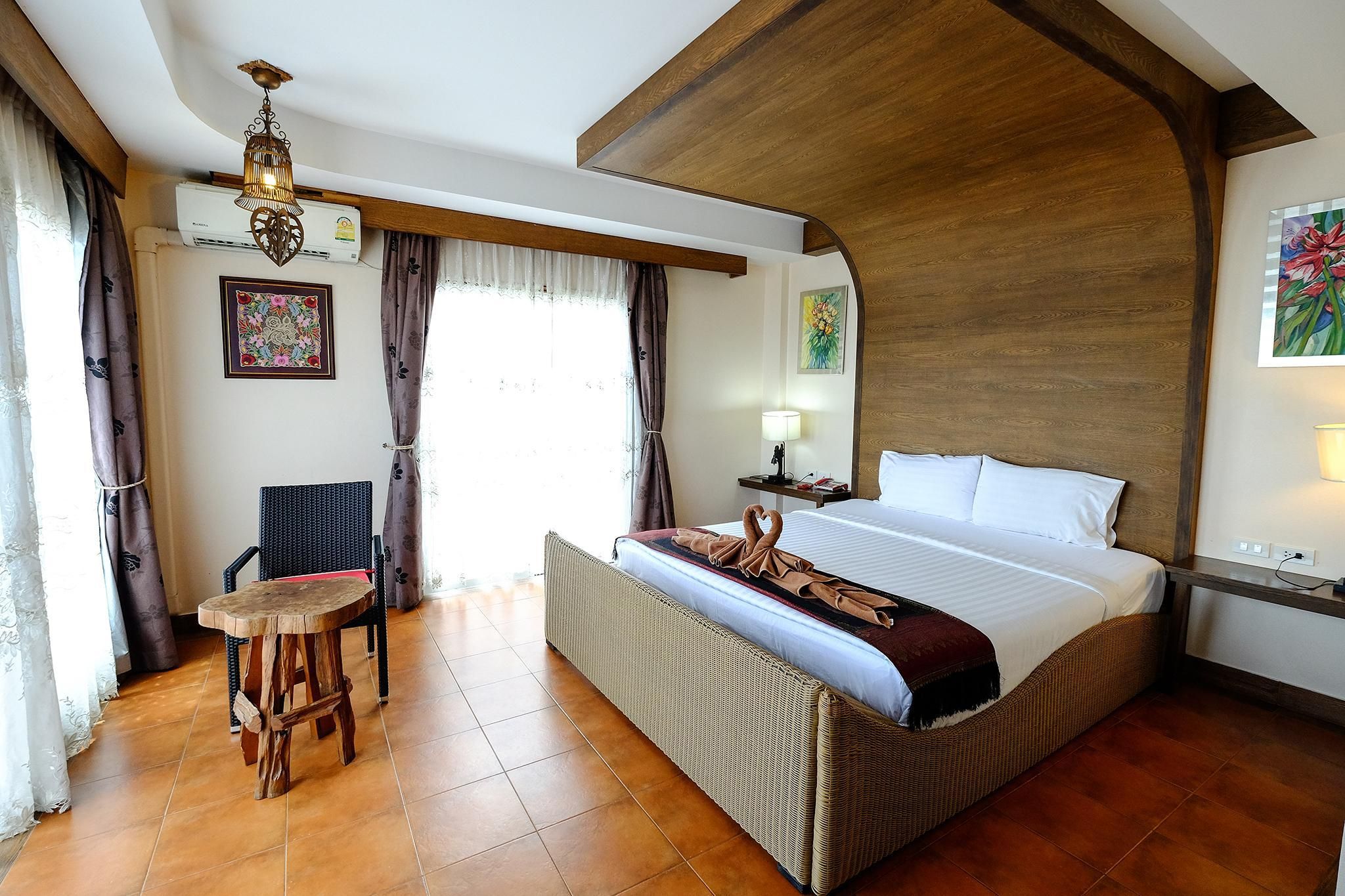 undefined The Red Balcony Inn 3