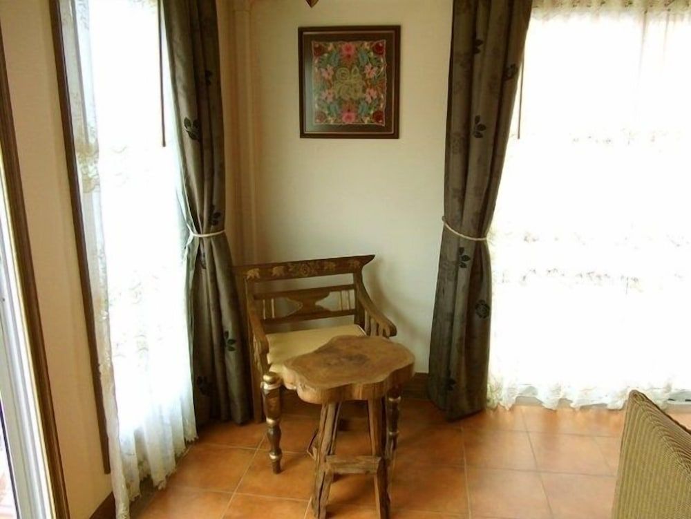 undefined The Red Balcony Inn 7