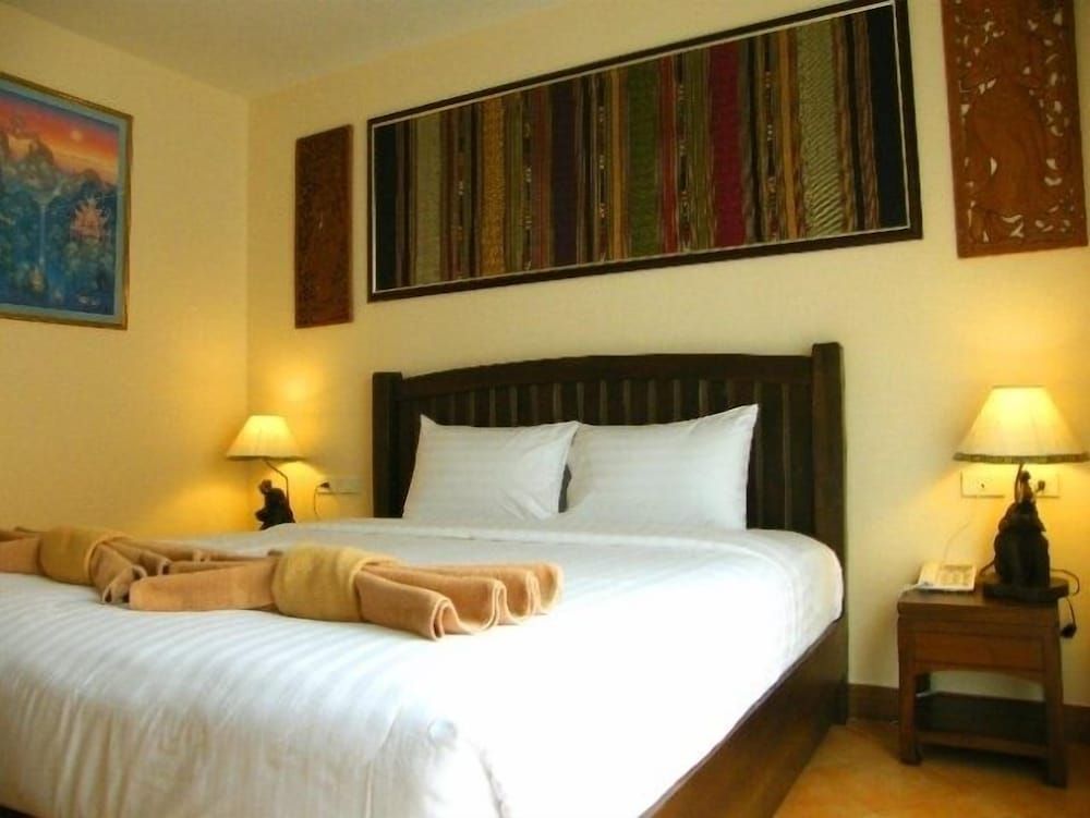 undefined The Red Balcony Inn 8