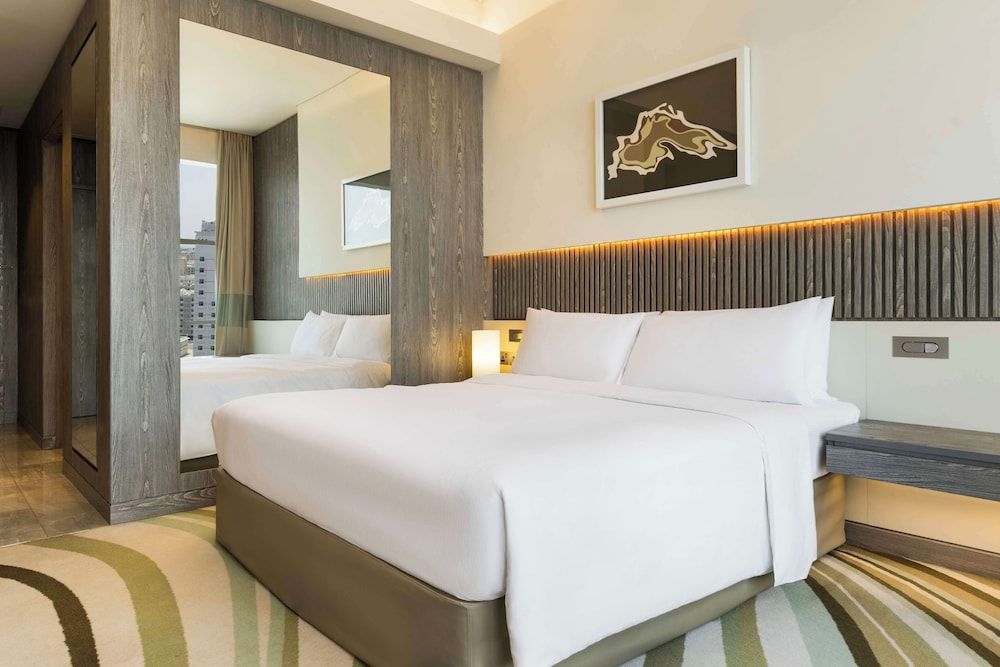 DoubleTree by Hilton Hotel Doha Old Town Room, 1 King Bed 4