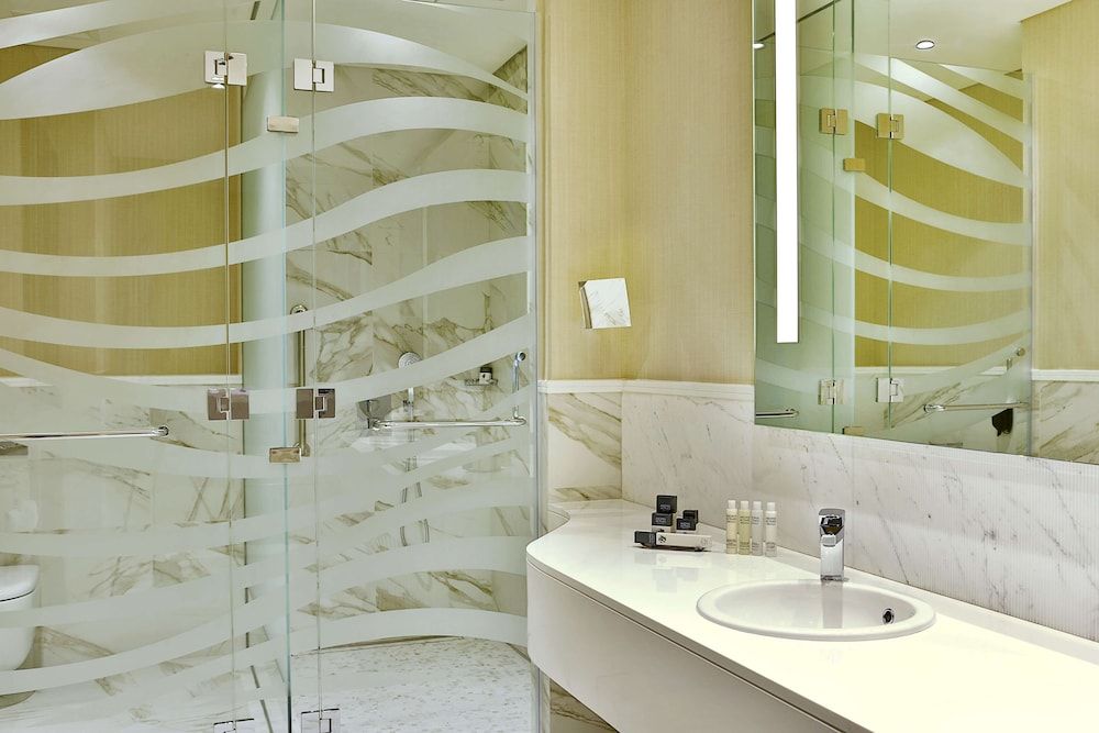 DoubleTree by Hilton Hotel Doha Old Town Room, 1 King Bed 6