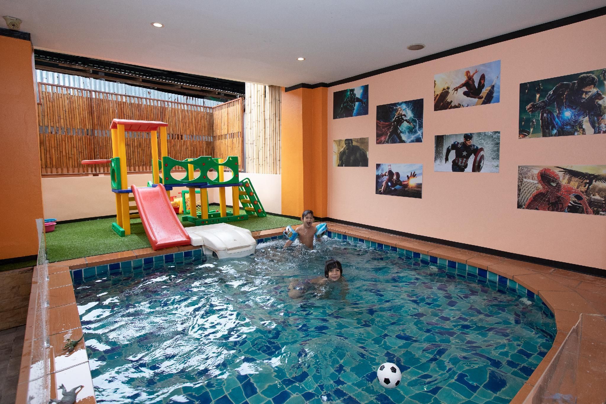 swimming pool [kids]