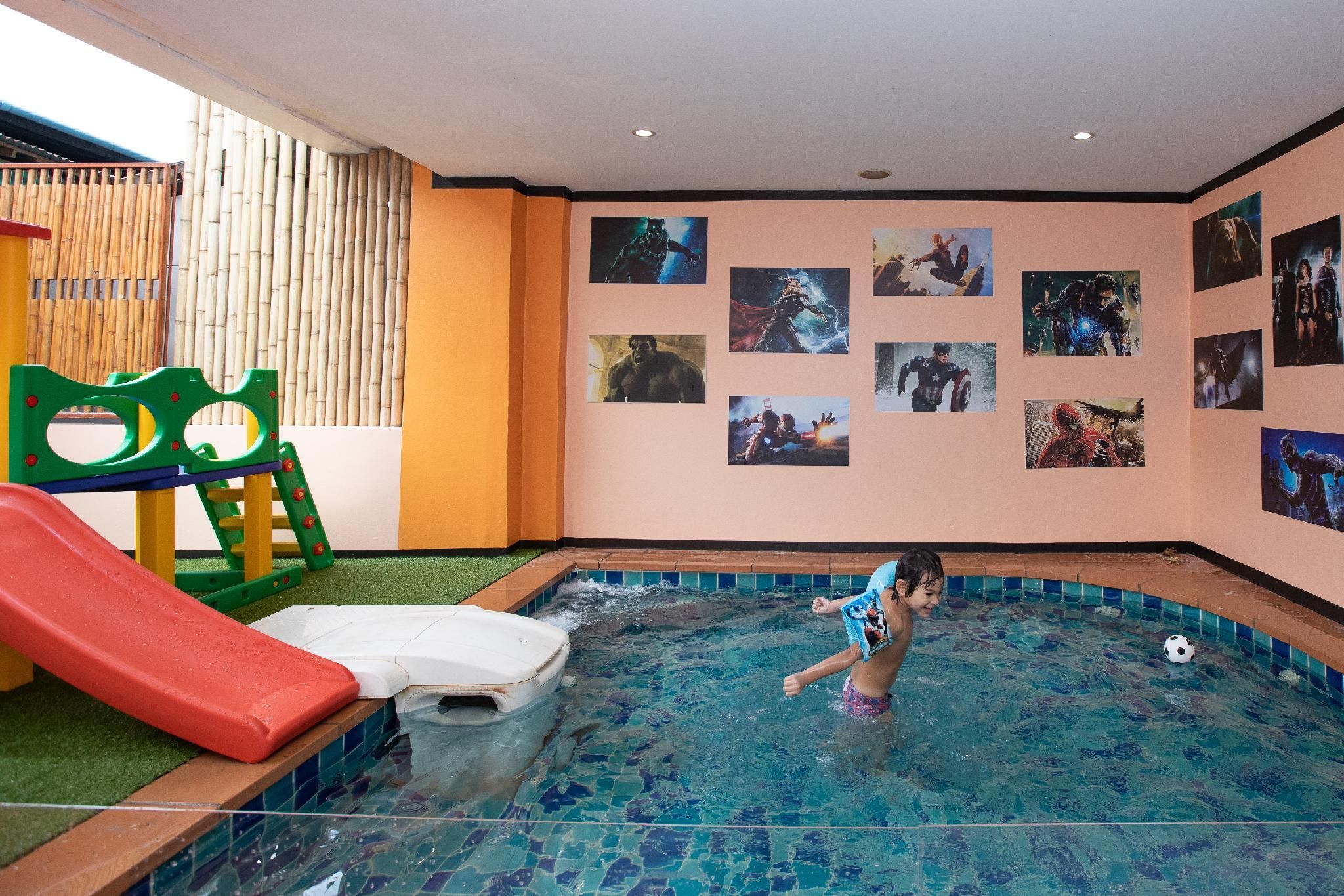 swimming pool [kids]