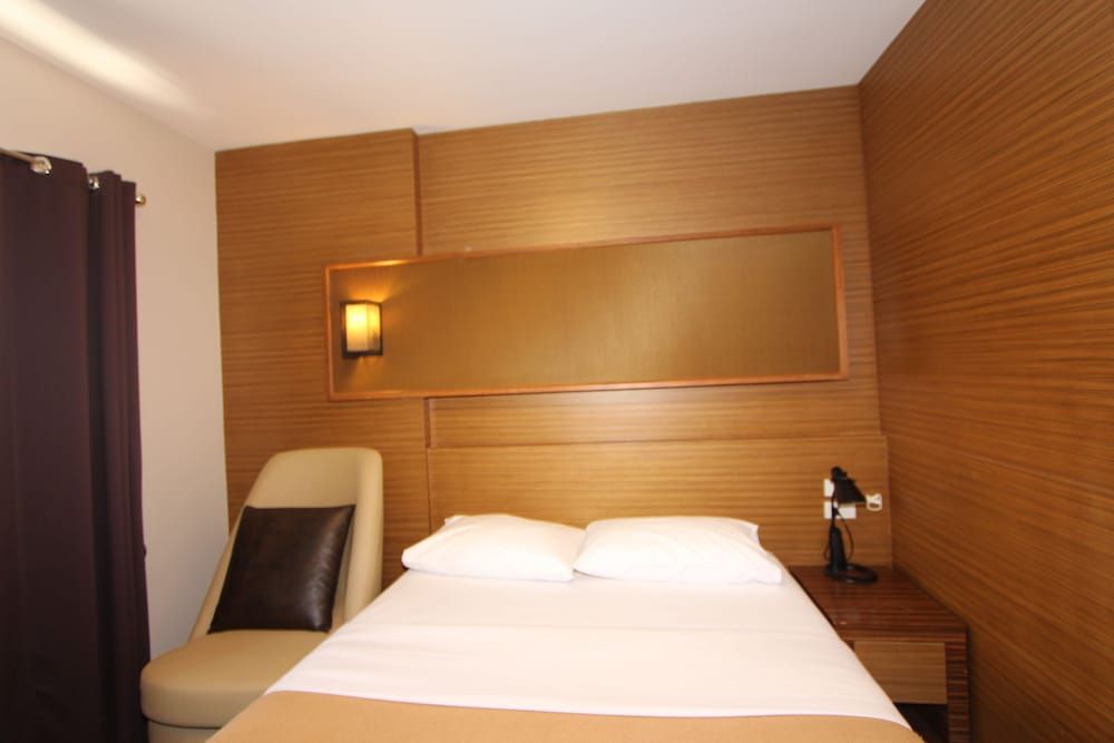 Honey Lodge Standard Room 2