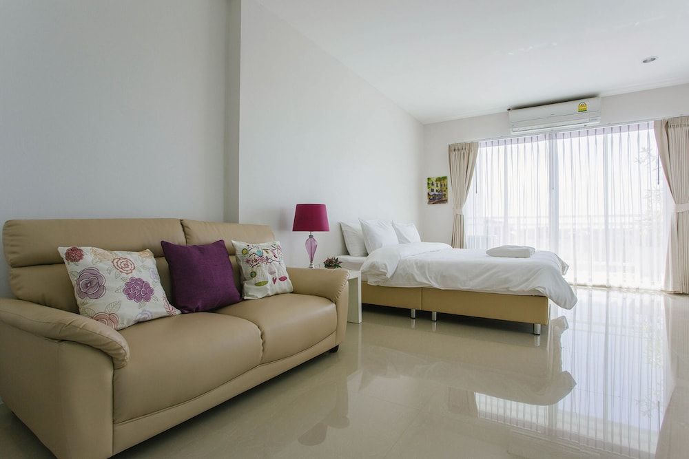 The Terrace Hotel Deluxe Room 2