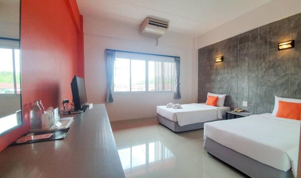 Bun Hotel Deluxe Twin Room 4