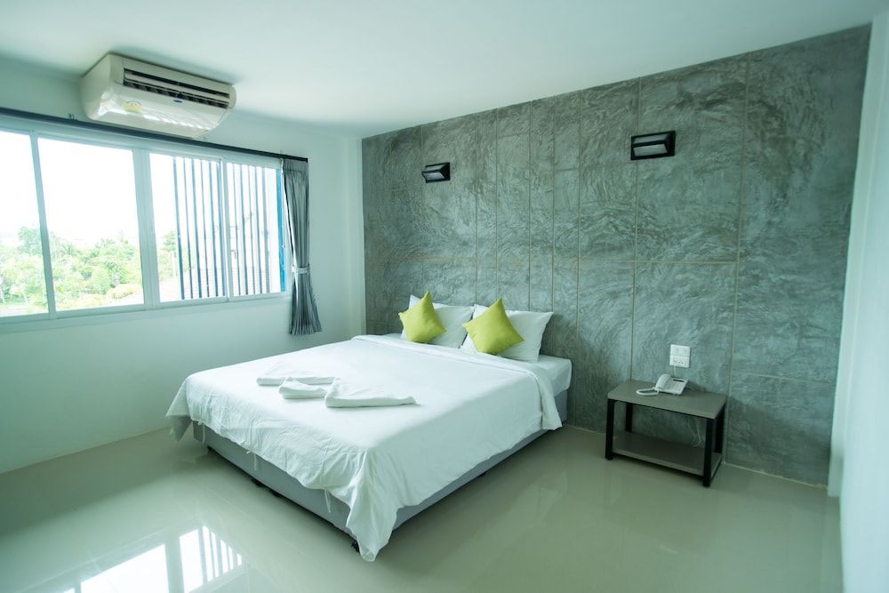 Bun Hotel Deluxe Double Room 2