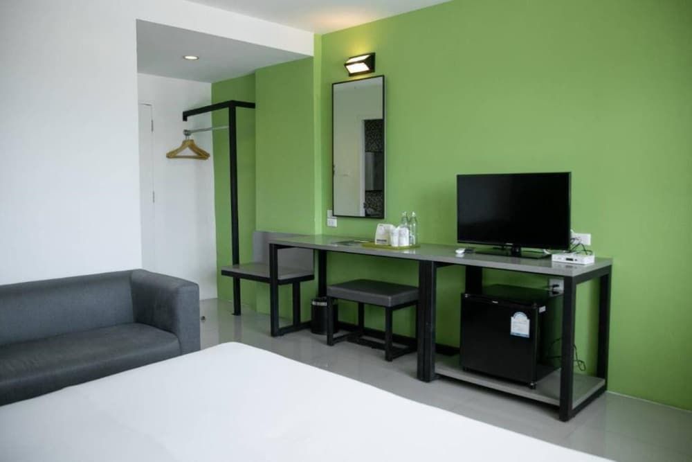 Bun Hotel Deluxe Double Room 5