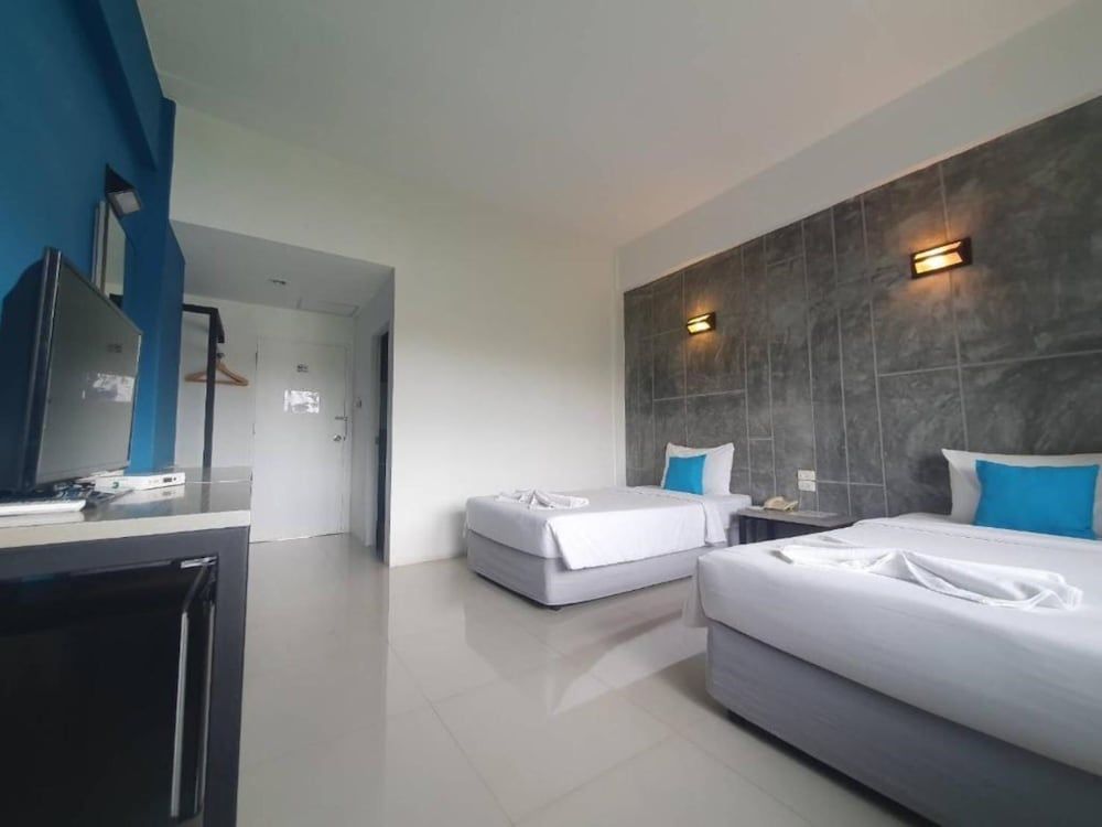 Bun Hotel Deluxe Twin Room 2