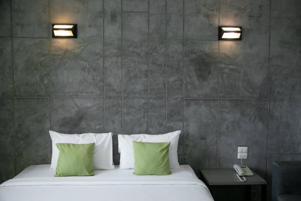 Bun Hotel Deluxe Double Room 3